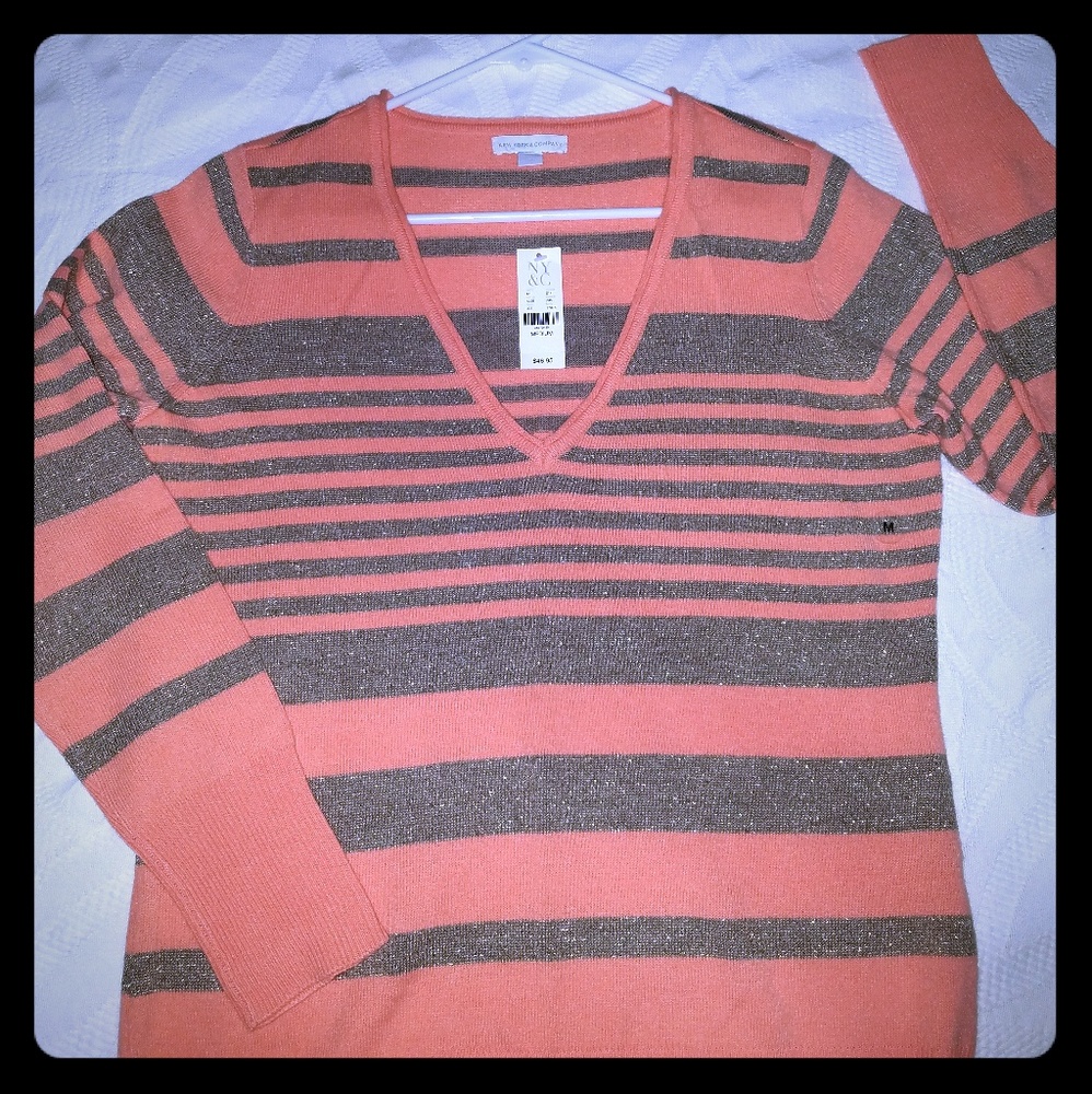NWT  New York & Company women's medium sweater